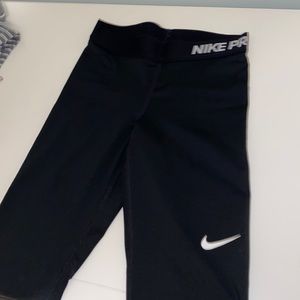 nike cropped leggings
